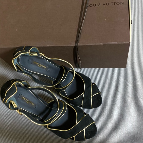 NEW! MINT CONDITION! Louis Vuitton Pumps Size 41 - Picture 7 of 8